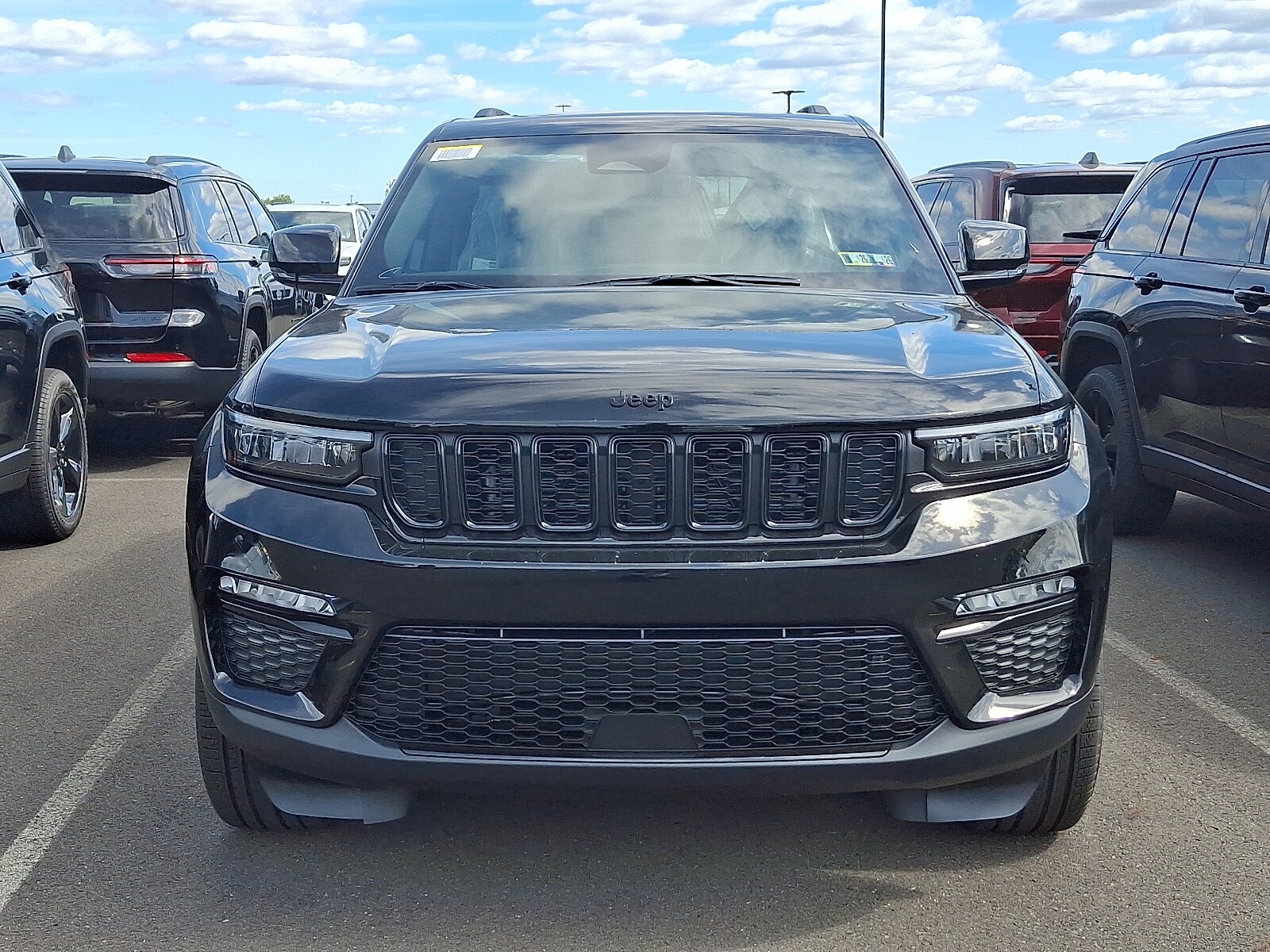 2025 Jeep Grand Cherokee Limited photo 2