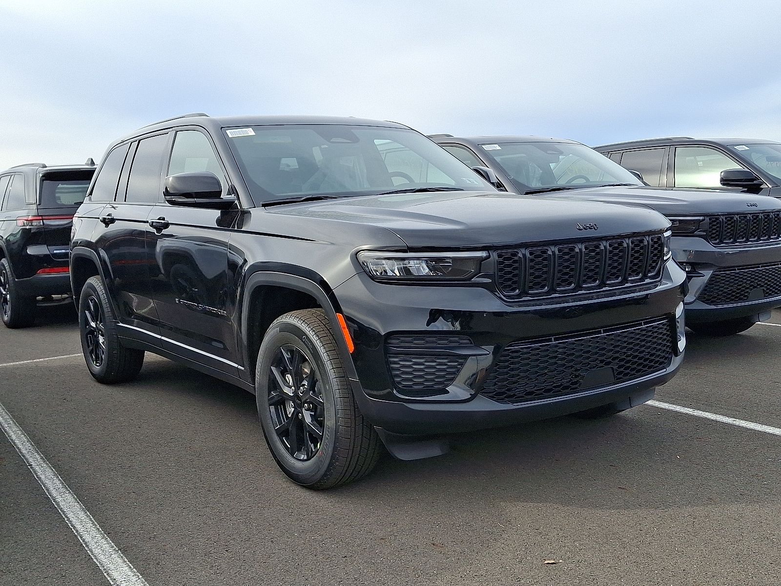 2025 Jeep Grand Cherokee Altitude's photo
