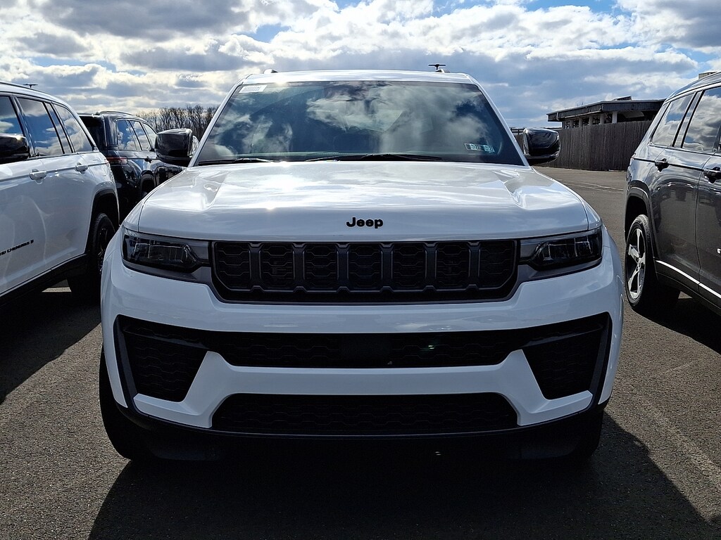 New 2026 Jeep Grand Cherokee Altitude 4x4 Sport Utility