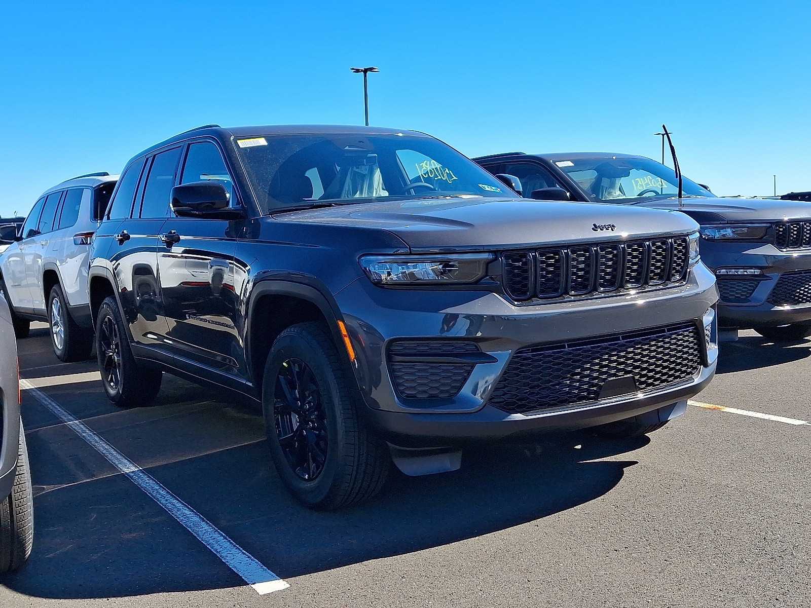 2025 Jeep Grand Cherokee Altitude's photo