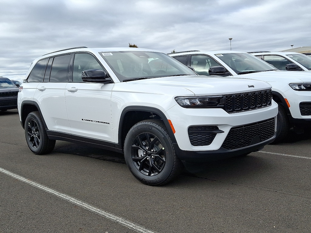 New 2025 Jeep Grand Cherokee Altitude X 4x4 Sport Utility