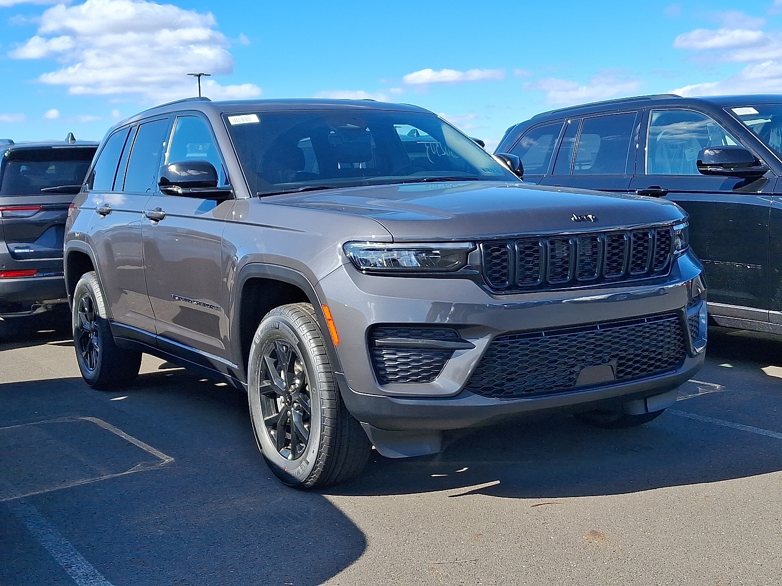 2025 Jeep Grand Cherokee Altitude's photo