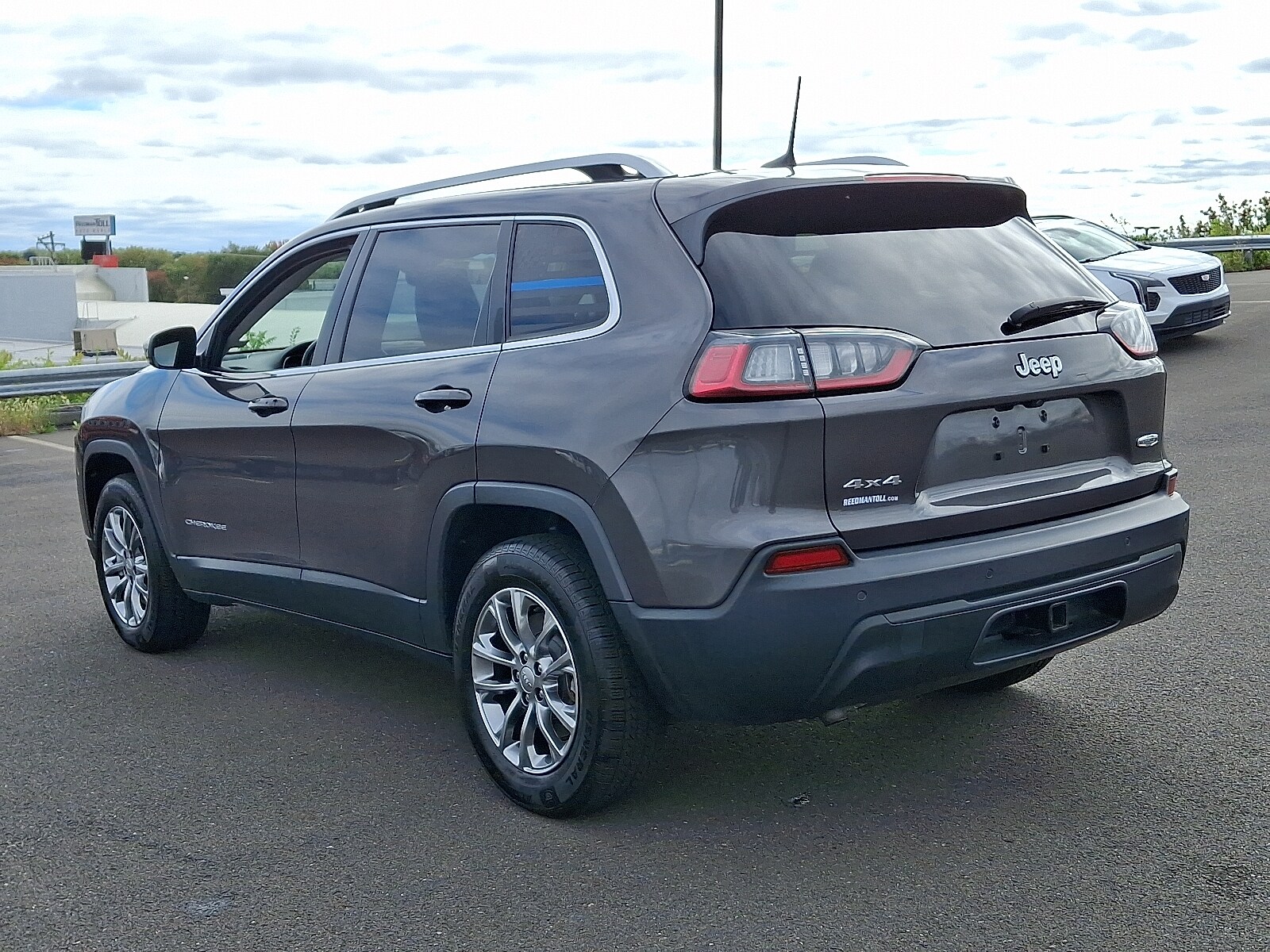2021 Jeep Cherokee Latitude photo 2