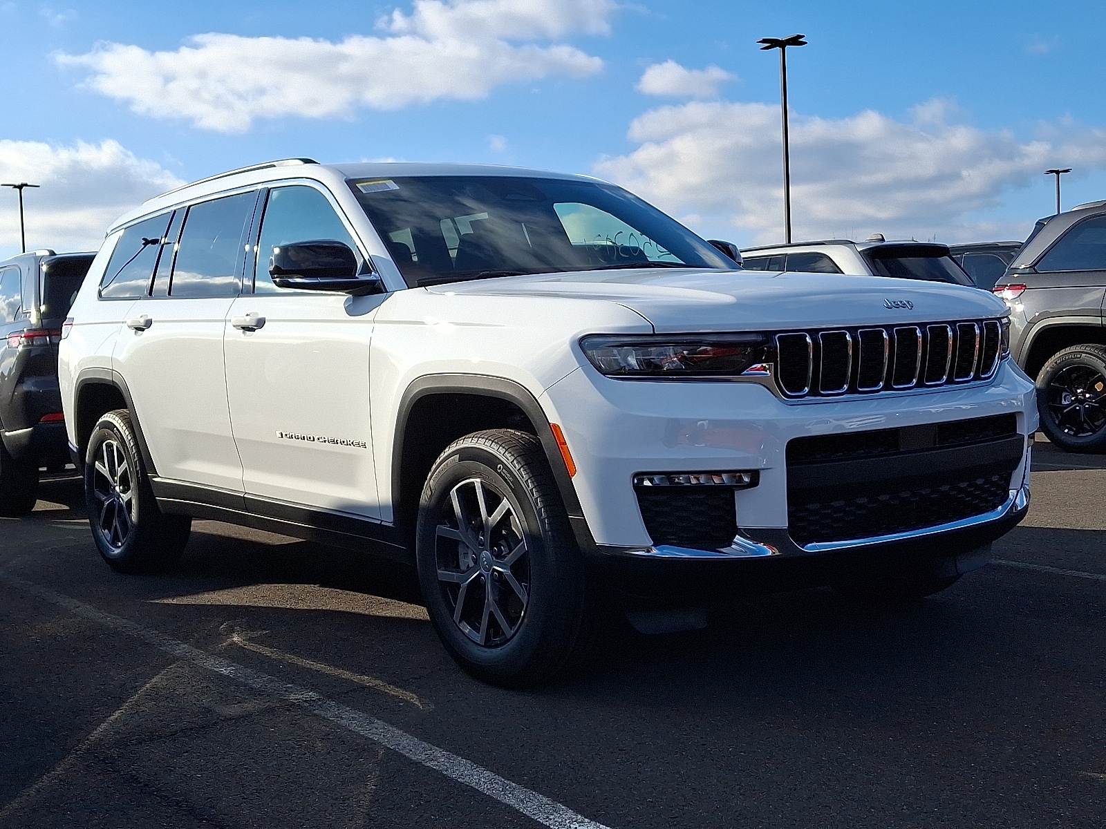 2025 Jeep Grand Cherokee L Limited's photo