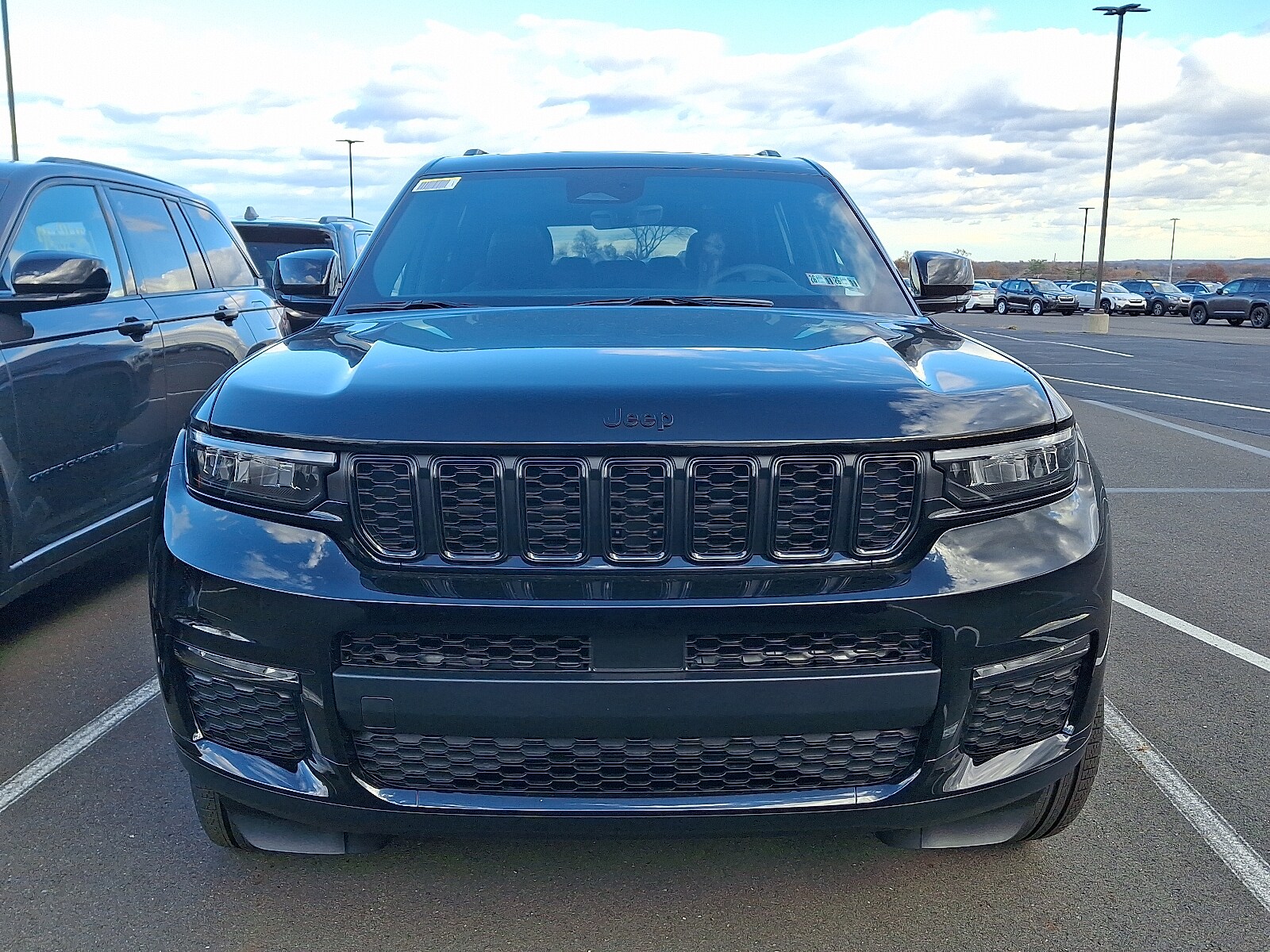 2025 Jeep Grand Cherokee Limited photo 2