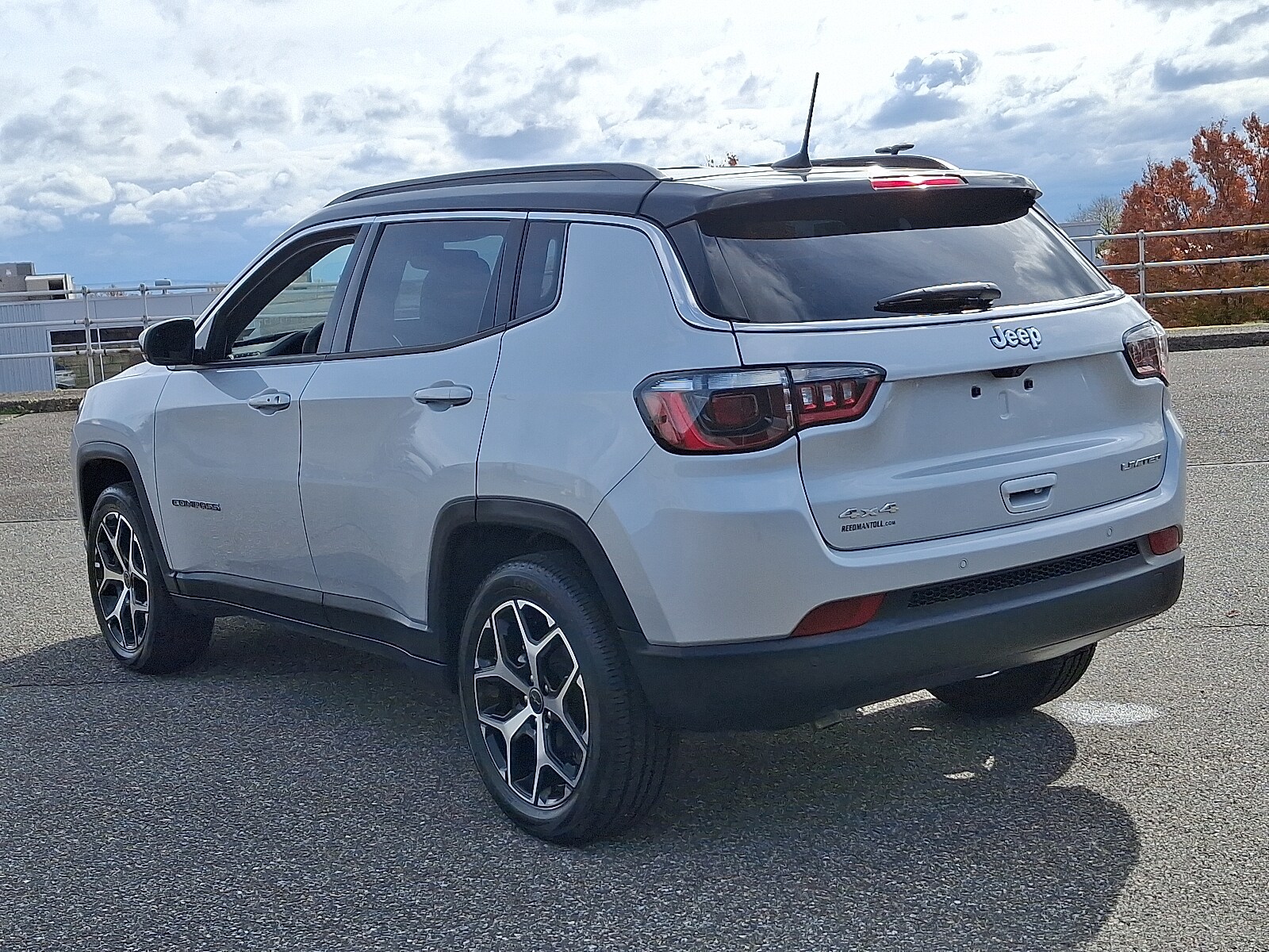 2025 Jeep Compass Limited photo 3