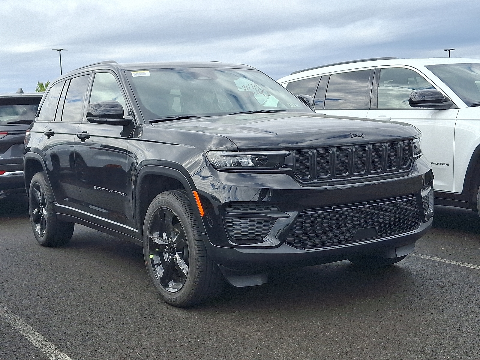 2025 Jeep Grand Cherokee Altitude's photo