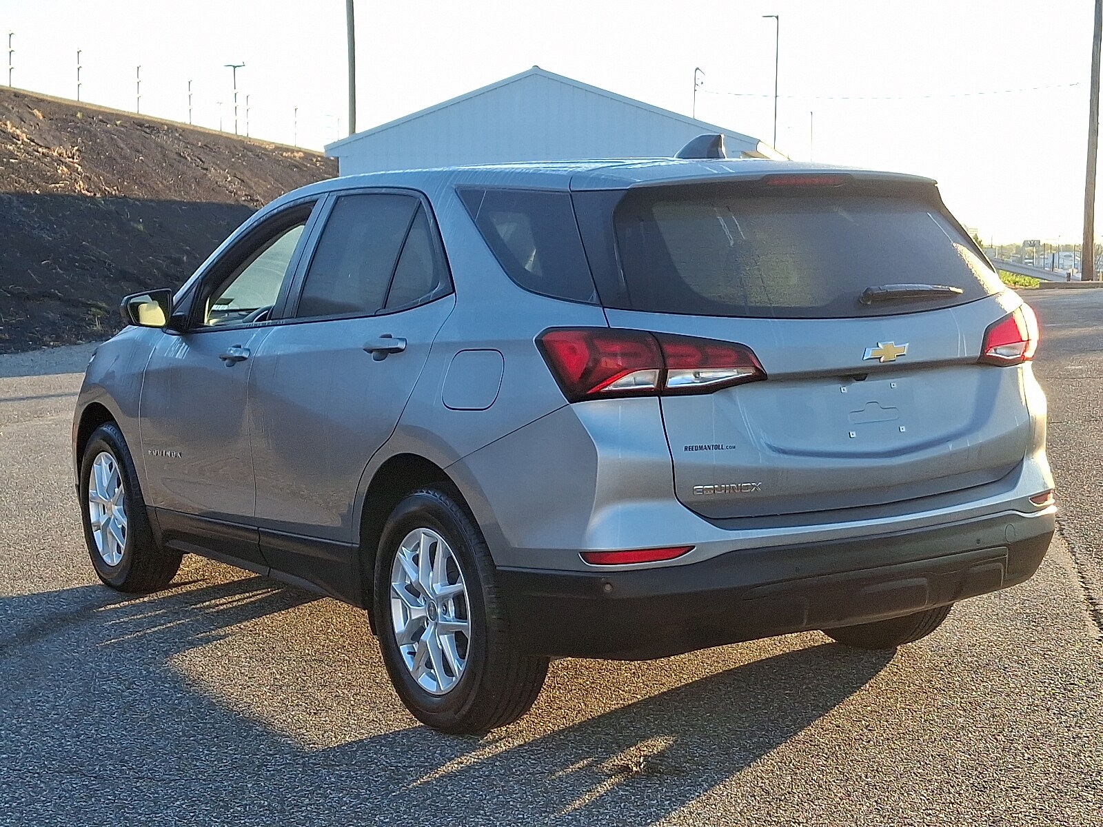 2024 Chevrolet Equinox LS photo 2