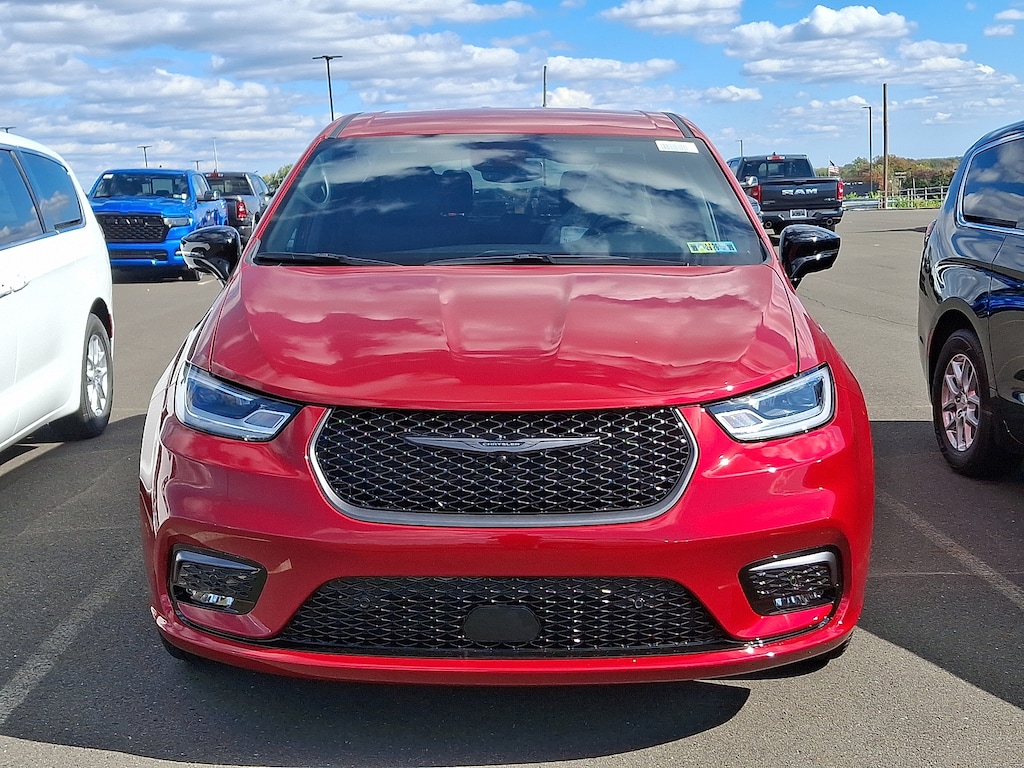 New 2026 Chrysler Pacifica Select Passenger Van