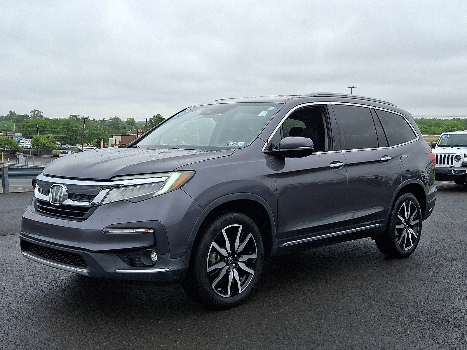 2019 Honda Pilot Touring Sport photo 3
