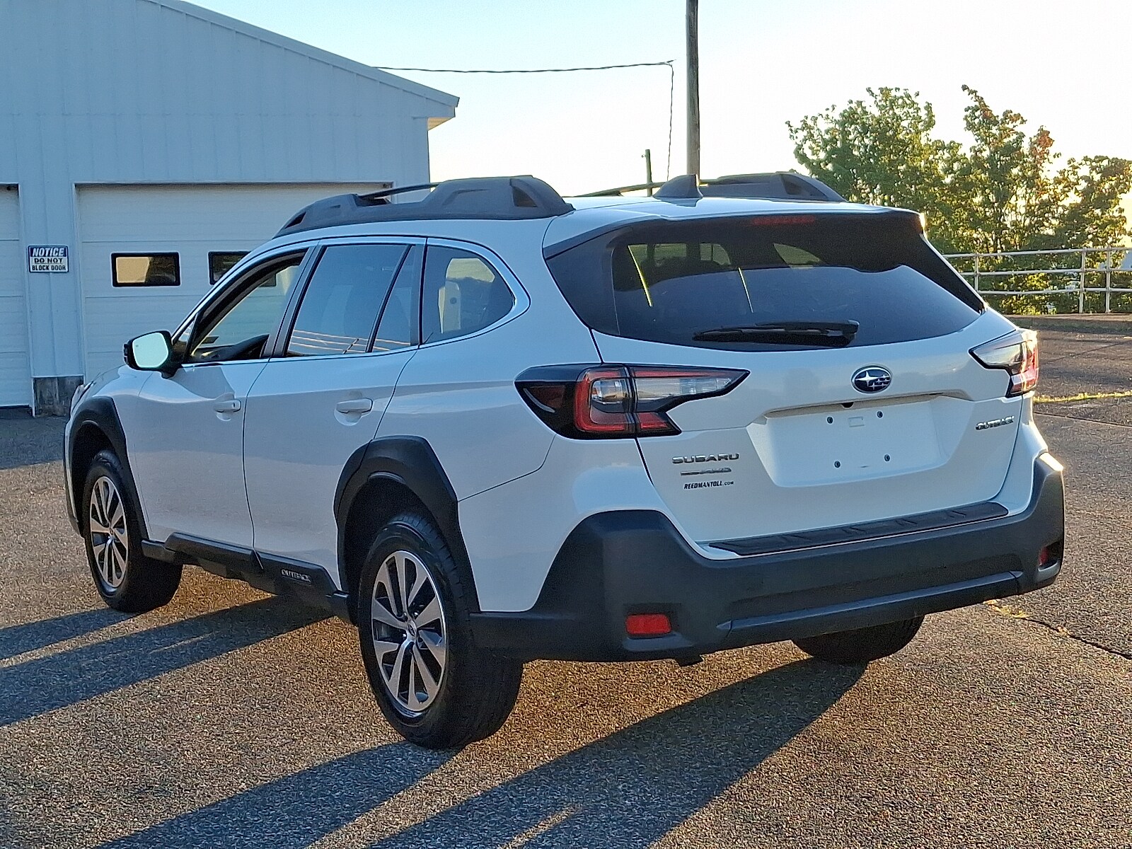 2023 Subaru Outback Premium photo 4