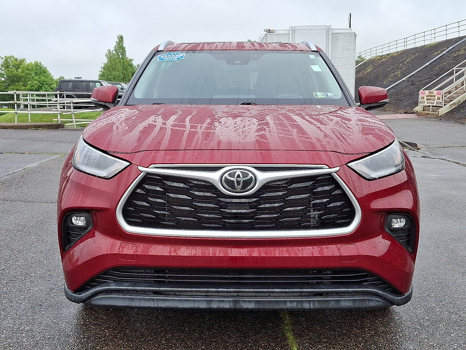 Used 2021 Toyota Highlander XLE with VIN 5TDHZRBH3MS107224 for sale in Langhorne, PA