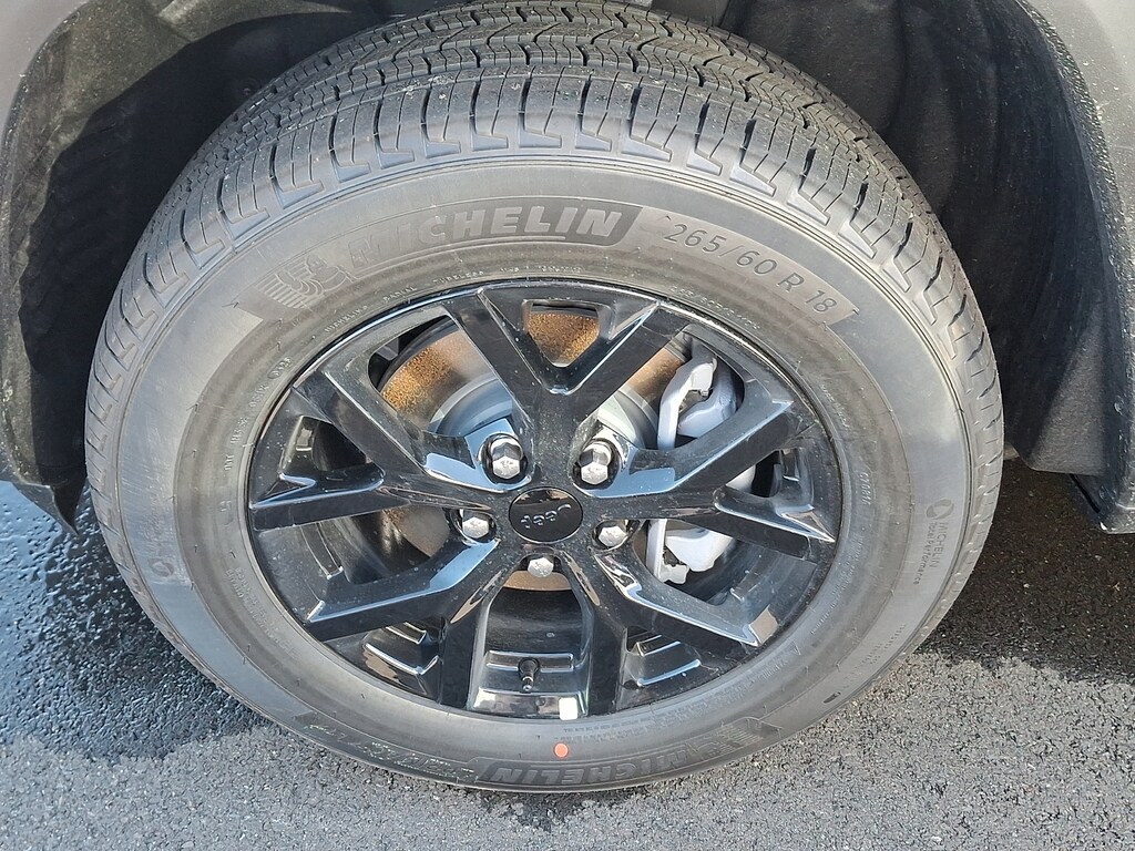 New 2026 Jeep Grand Cherokee Altitude 4x4 Sport Utility