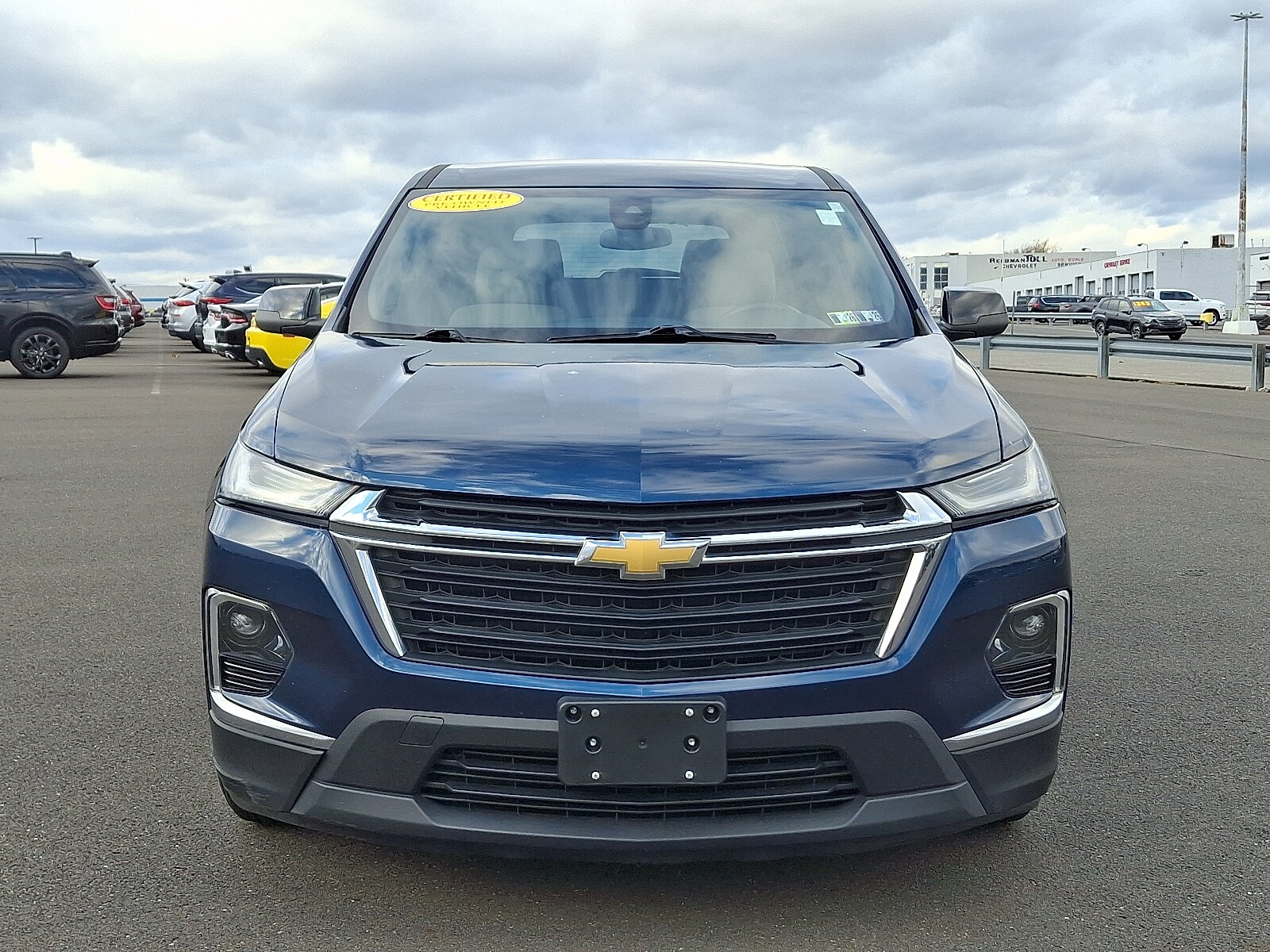 2023 Chevrolet Traverse LS photo 2