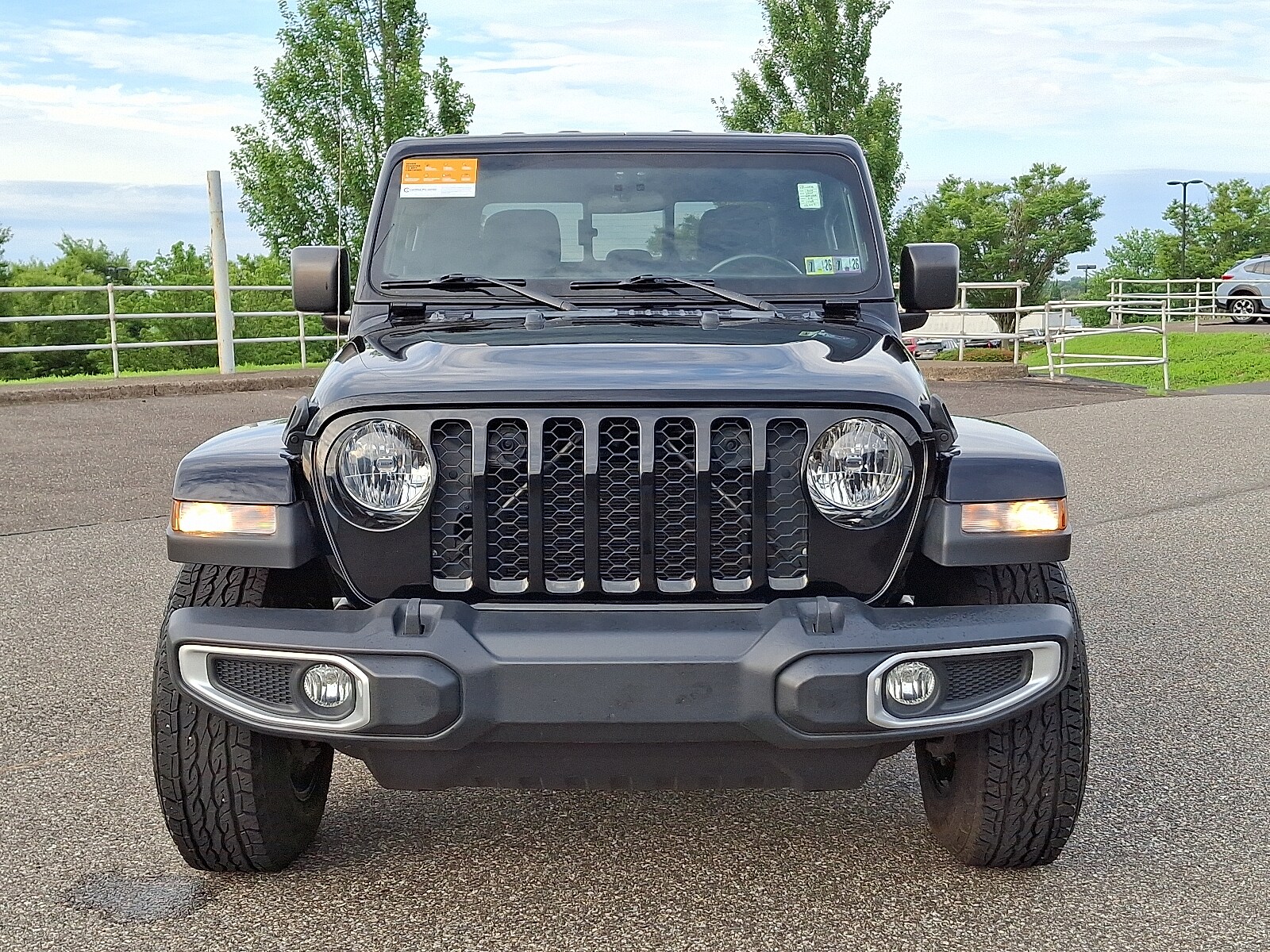 2021 Jeep Gladiator Sport S photo 2