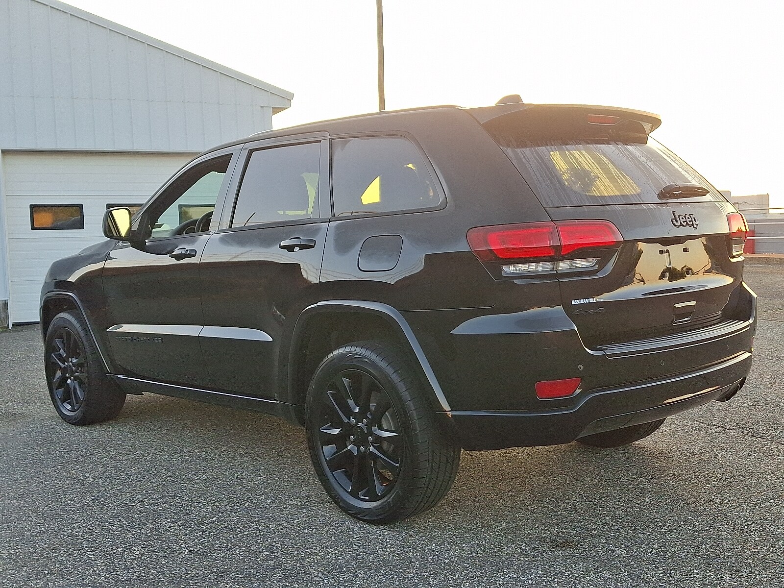 2018 Jeep Grand Cherokee Altitude photo 2