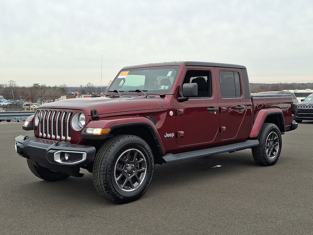 Used 2021 Jeep Gladiator Overland 4X4 Crew Cab Pickup