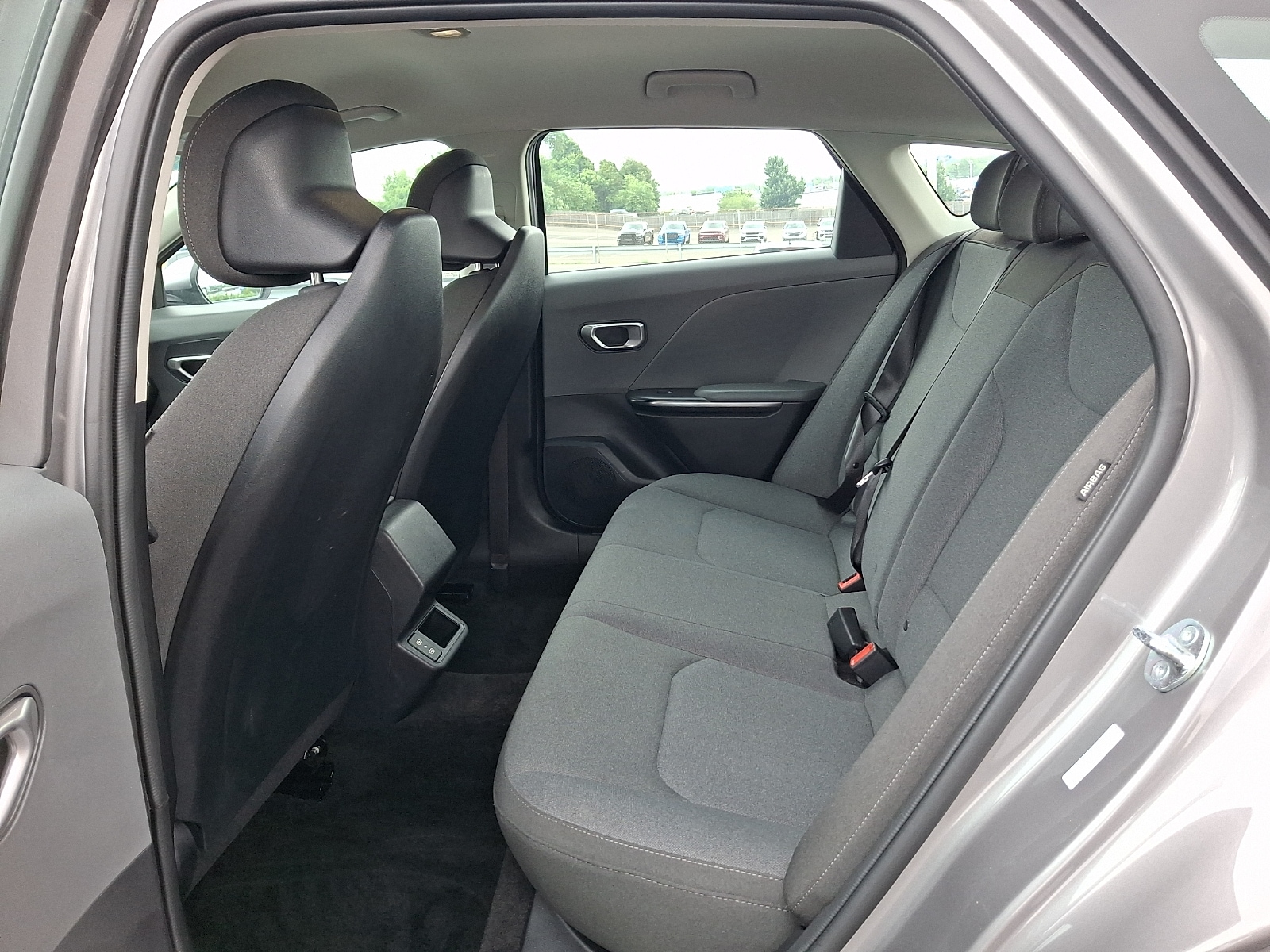 2025 Kia K4 LXS - Photo 10