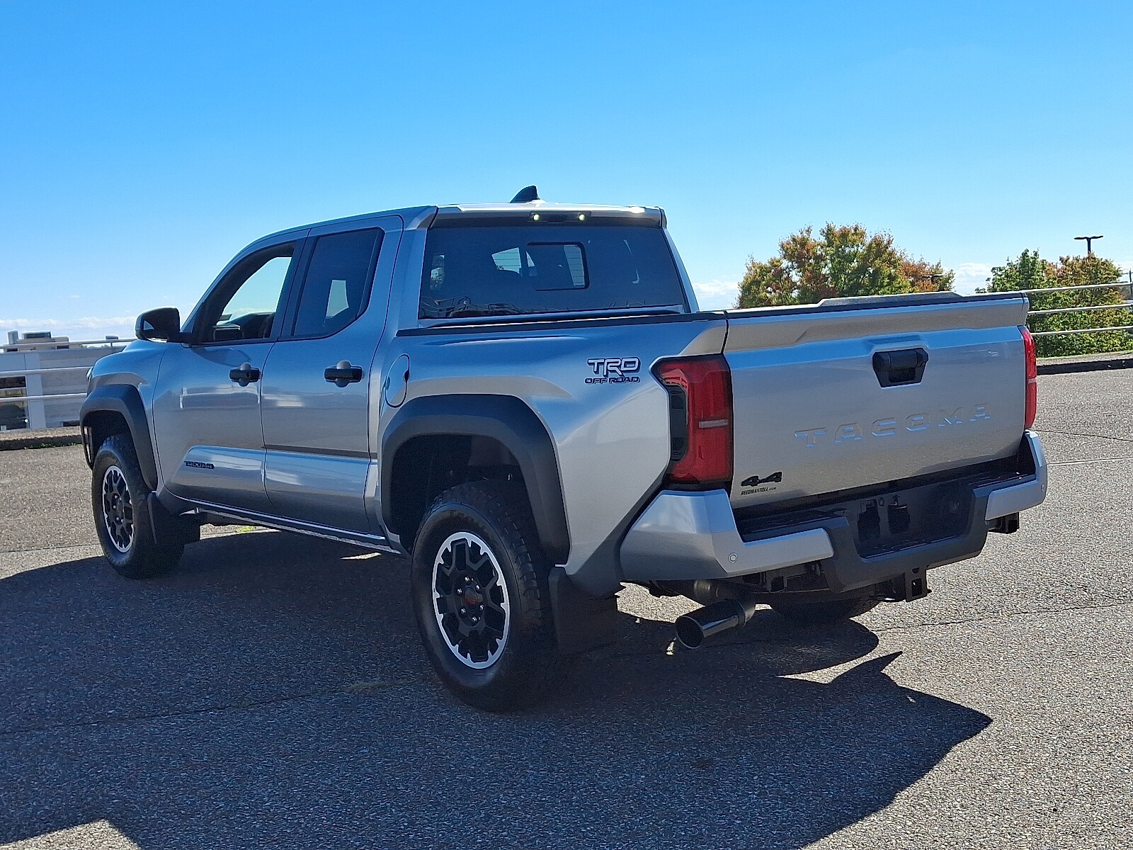 2025 Toyota Tacoma TRD 4x4 photo 4