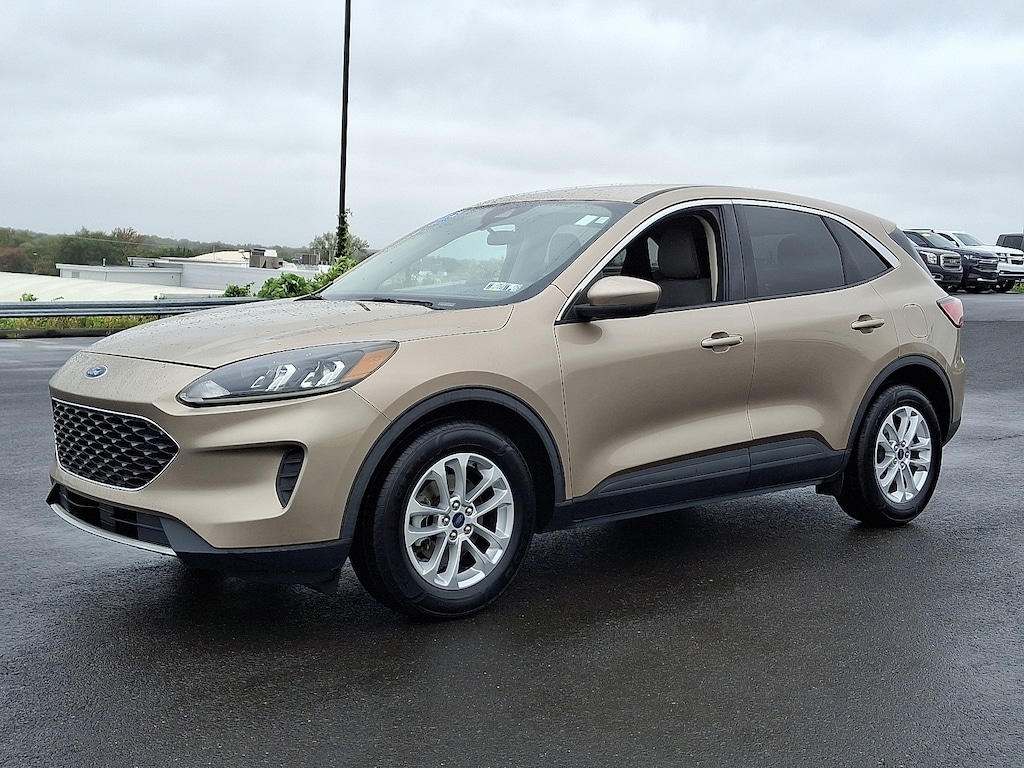 Used 2020 Ford Escape SE Sport Utility