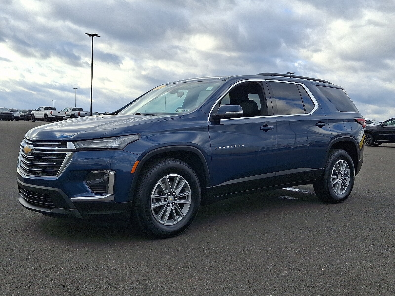 2023 Chevrolet Traverse Leather photo 3