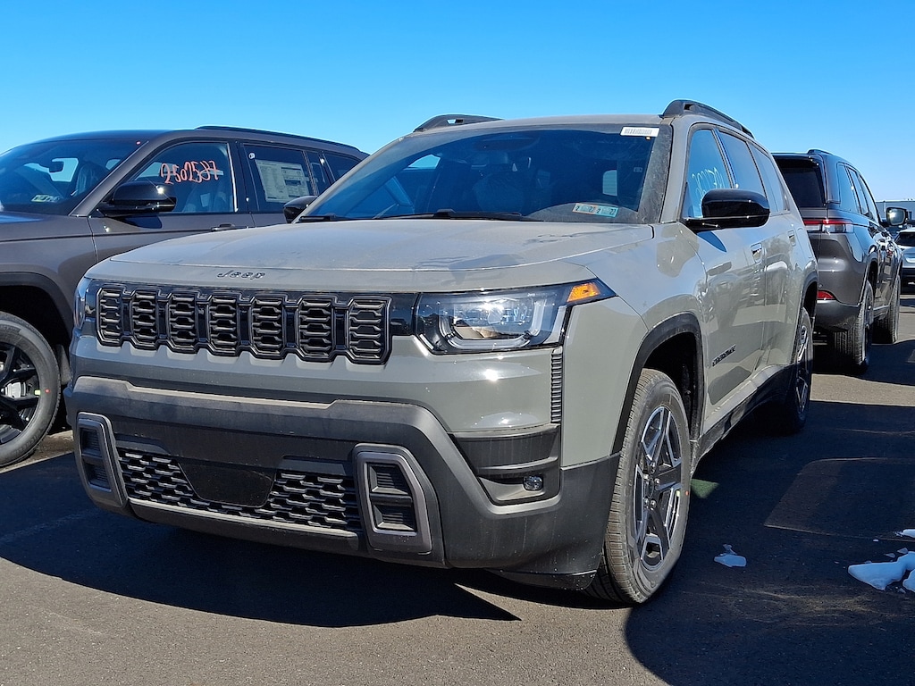 New 2026 Jeep Cherokee Laredo 4x4 Sport Utility
