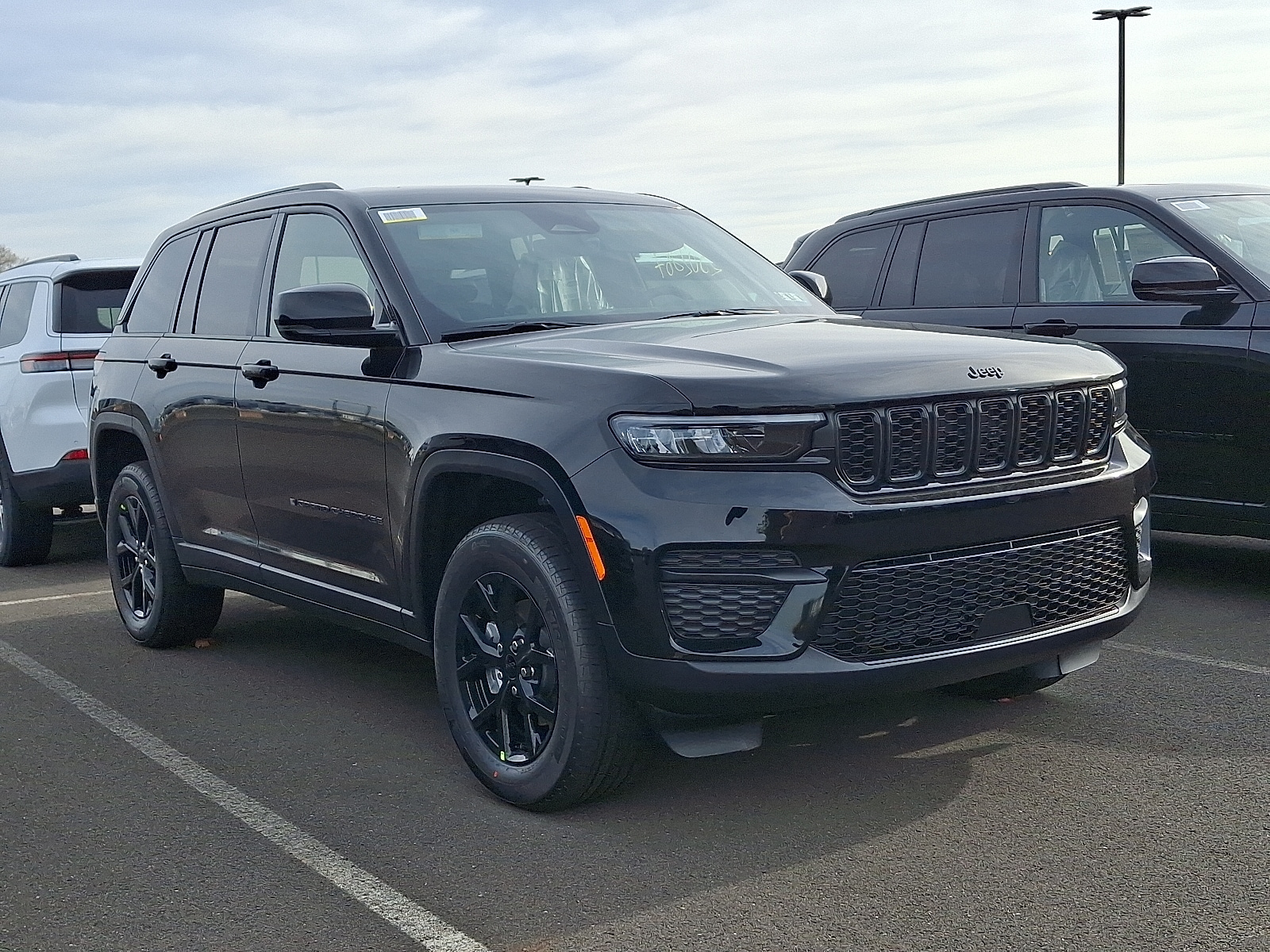 2025 Jeep Grand Cherokee Altitude's photo