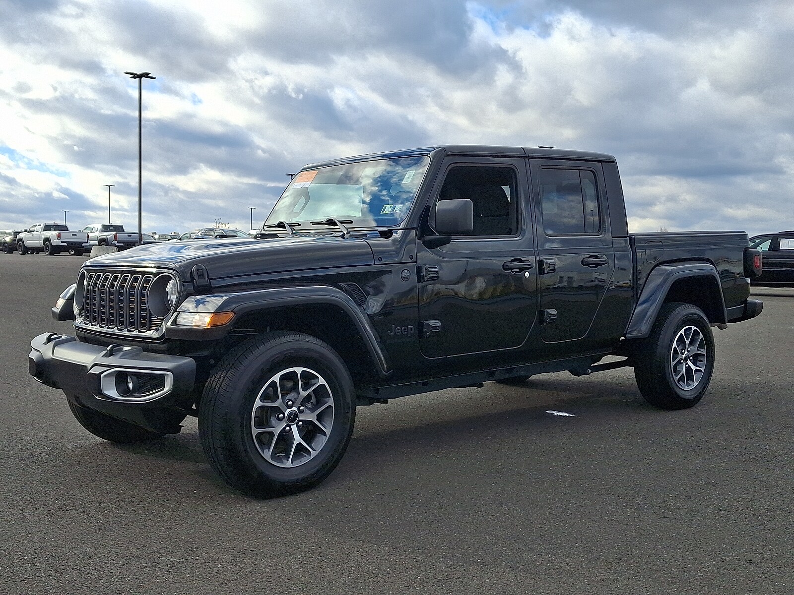 2024 Jeep Gladiator Sport S photo 2