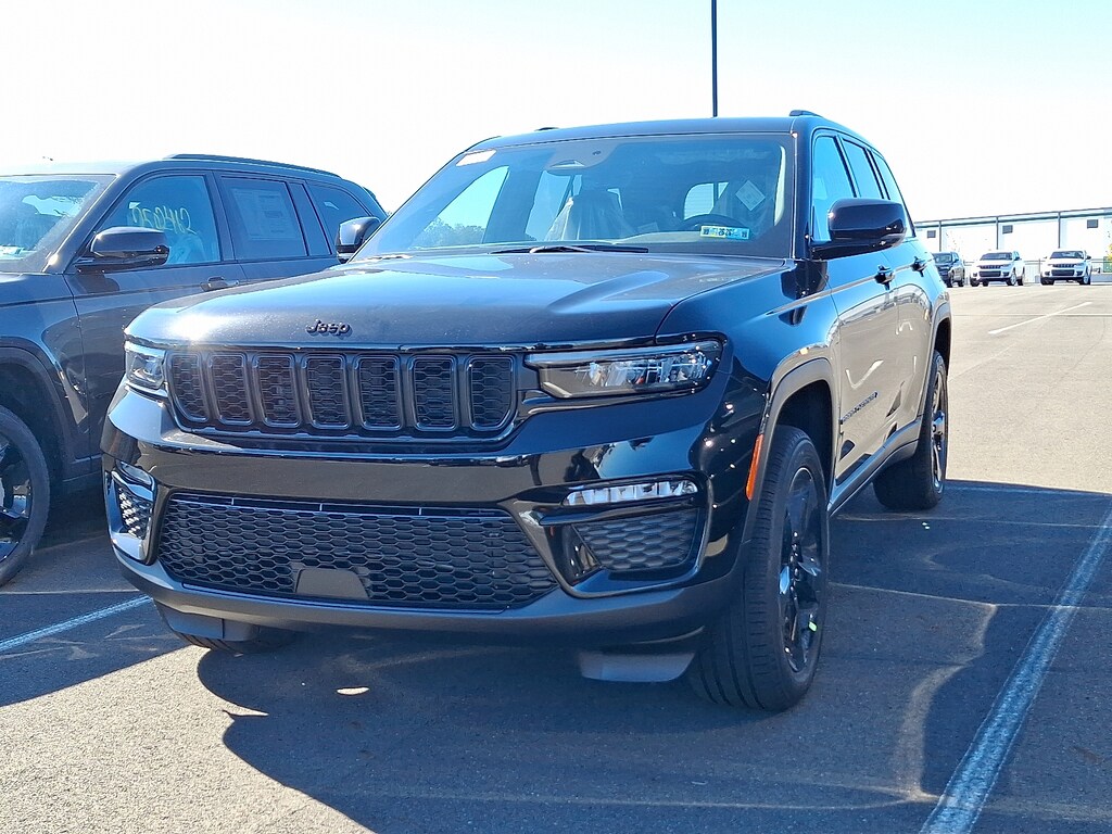 New 2025 Jeep Grand Cherokee Limited 4x4 Sport Utility