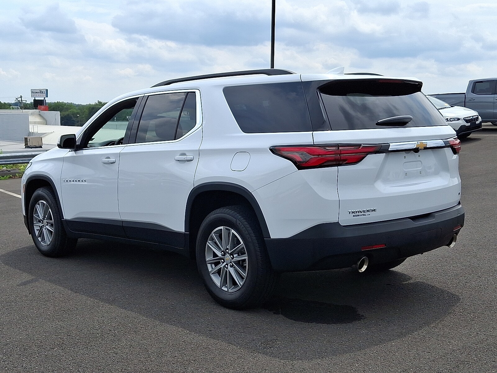 2023 Chevrolet Traverse Cloth photo 3