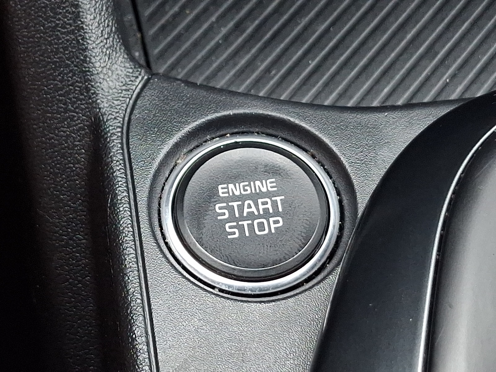 2025 Kia K4 LXS - Photo 23