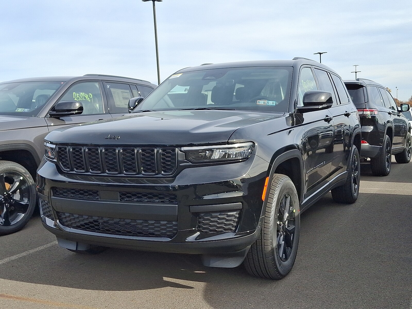 2025 Jeep Grand Cherokee Altitude photo 3