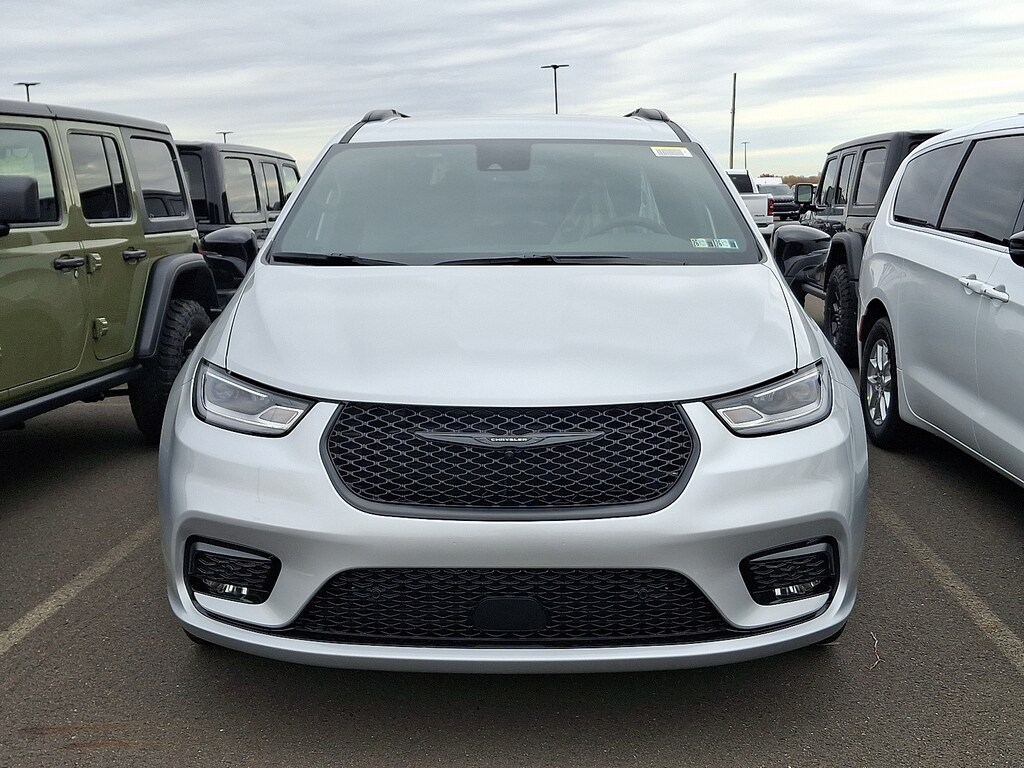 New 2026 Chrysler Pacifica Select Passenger Van