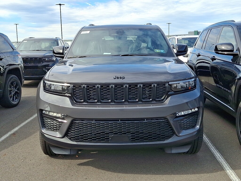 New 2025 Jeep Grand Cherokee Limited 4x4 Sport Utility
