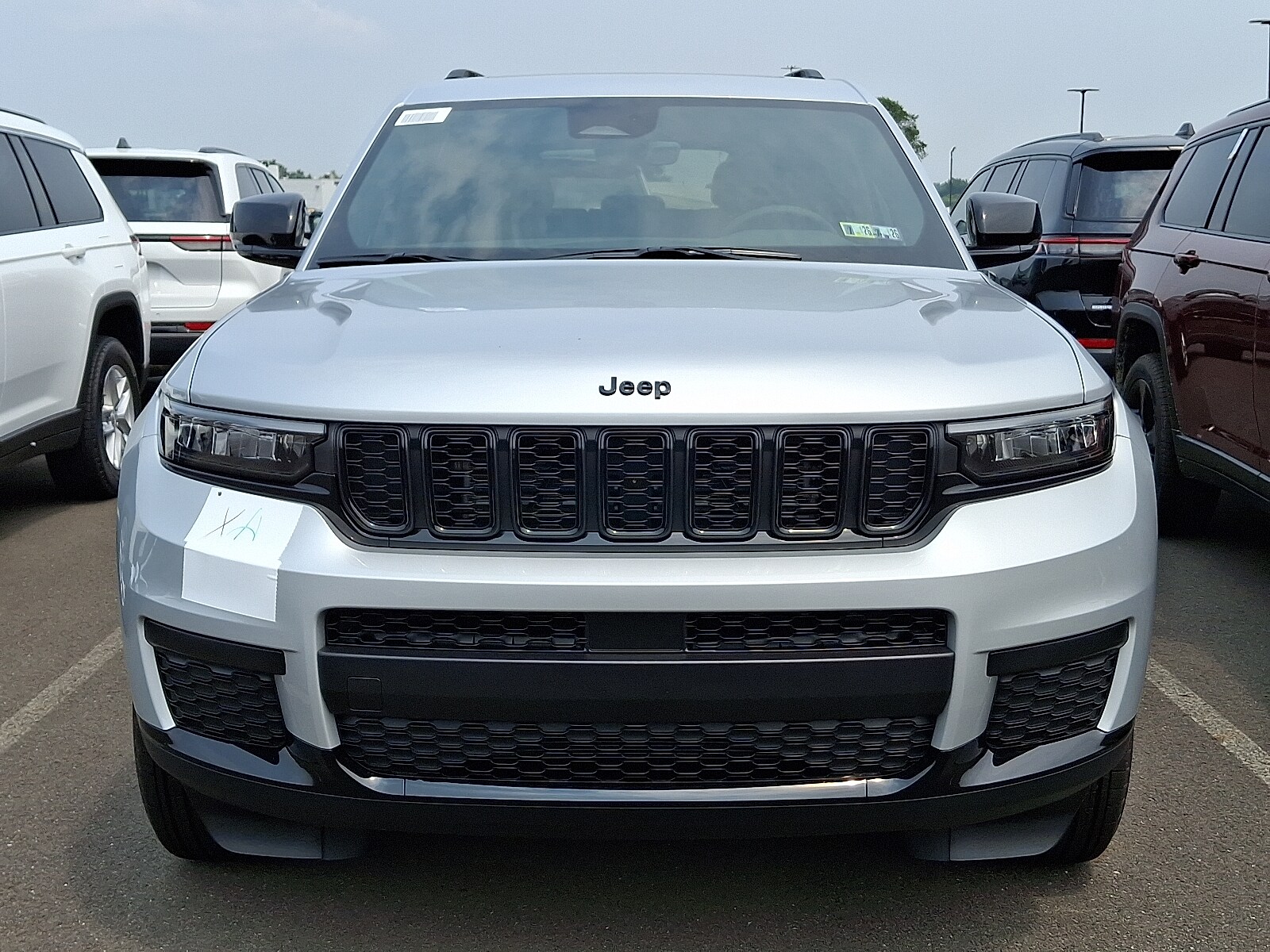 2025 Jeep Grand Cherokee Altitude photo 2