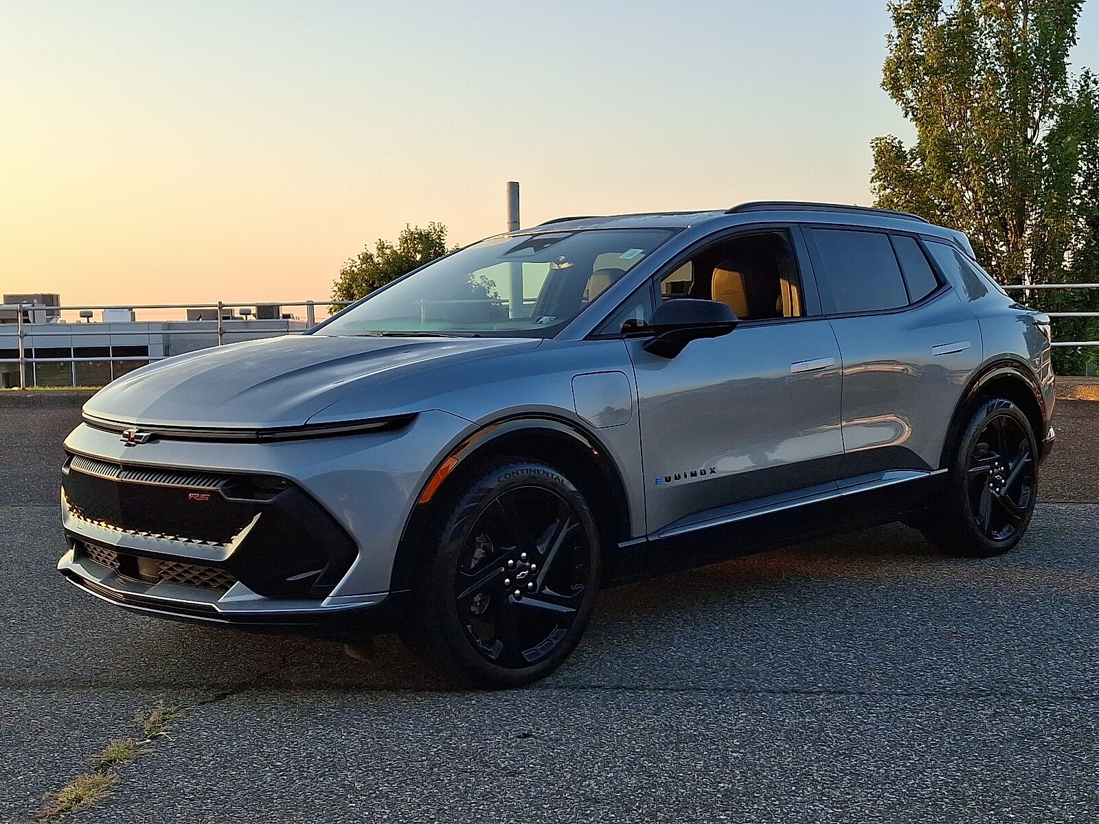 2024 Chevrolet Equinox EV 3RS photo 3