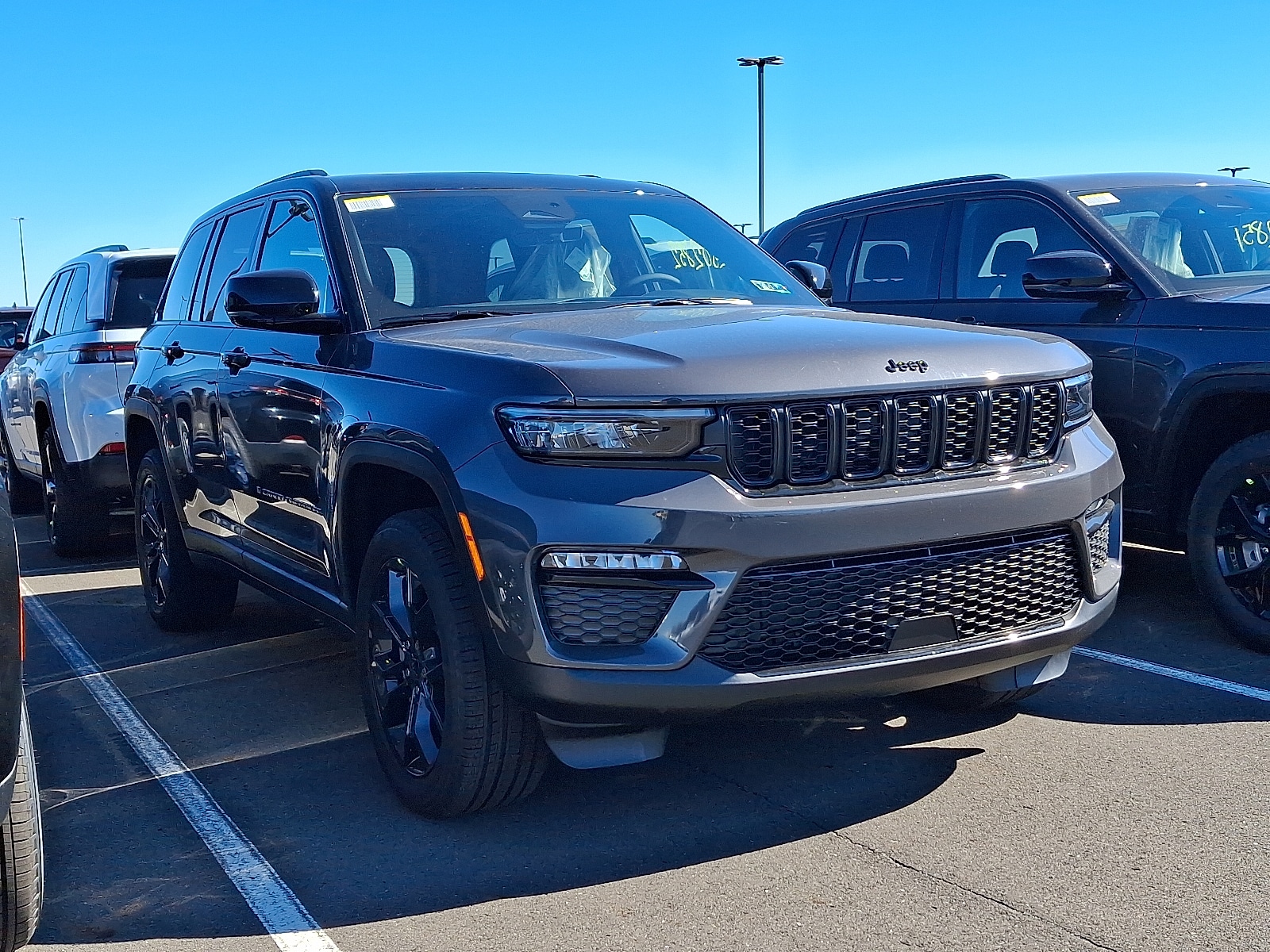 2025 Jeep Grand Cherokee Limited's photo