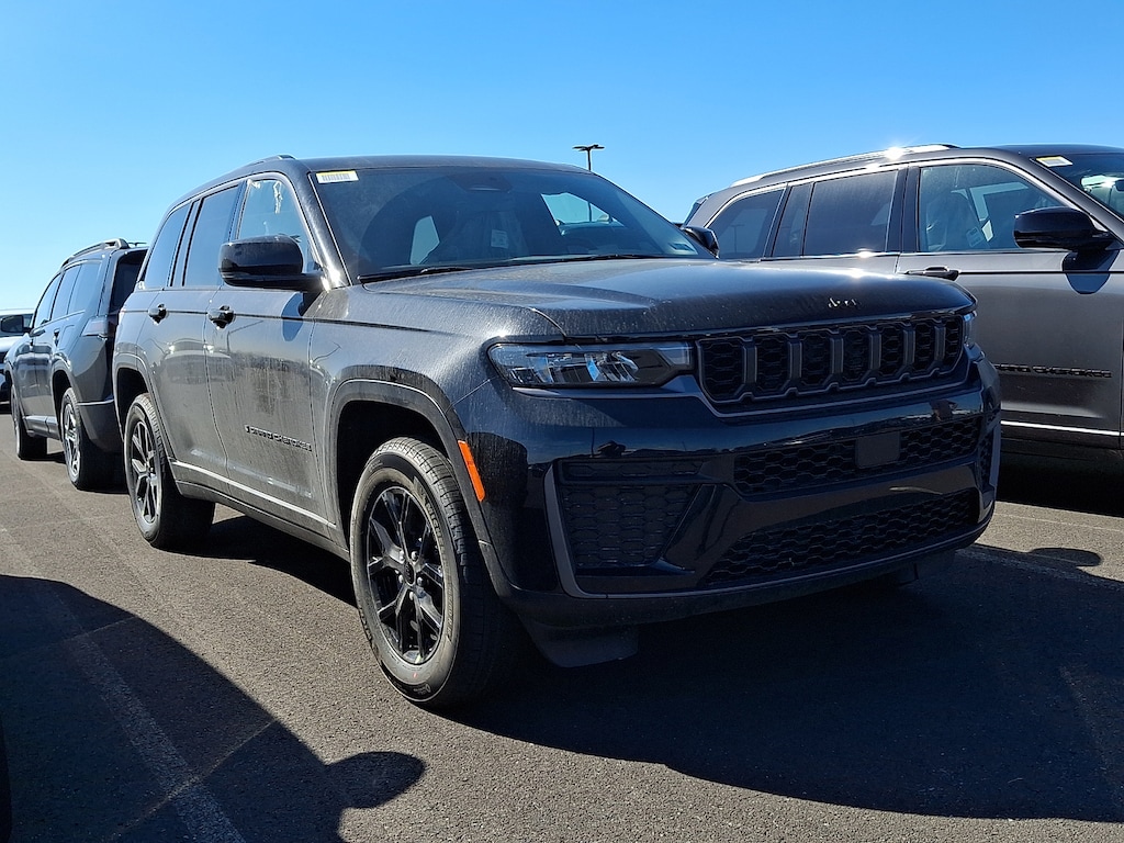 New 2026 Jeep Grand Cherokee Altitude 4x4 Sport Utility