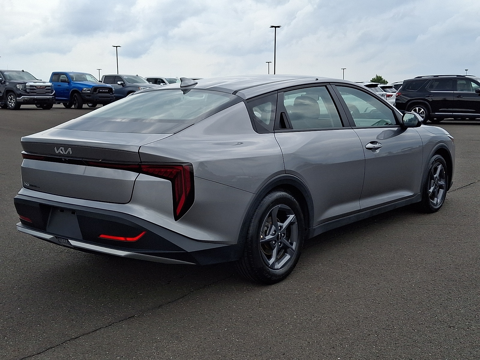 2025 Kia K4 LXS - Photo 6