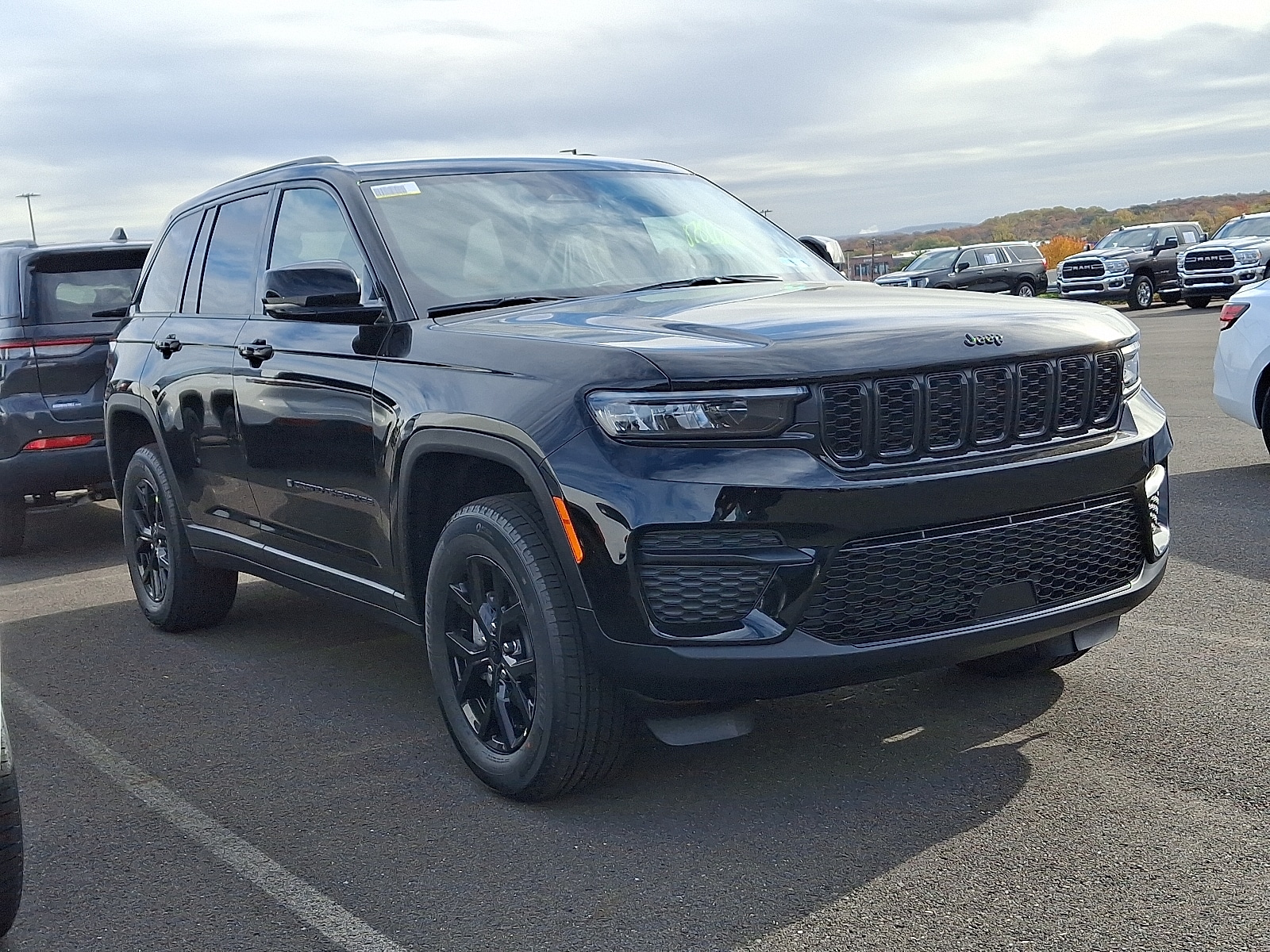 2025 Jeep Grand Cherokee Altitude's photo