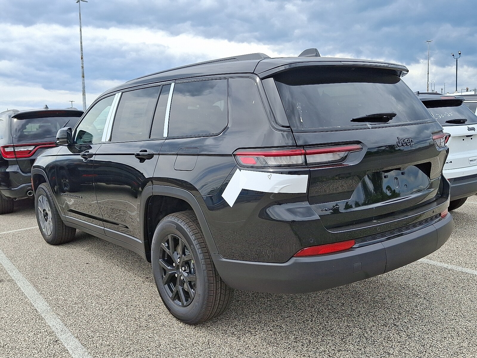 2025 Jeep Grand Cherokee Altitude photo 4