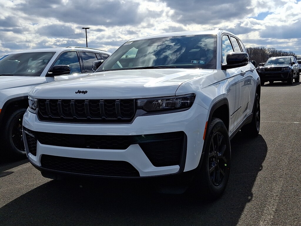 New 2026 Jeep Grand Cherokee Altitude 4x4 Sport Utility
