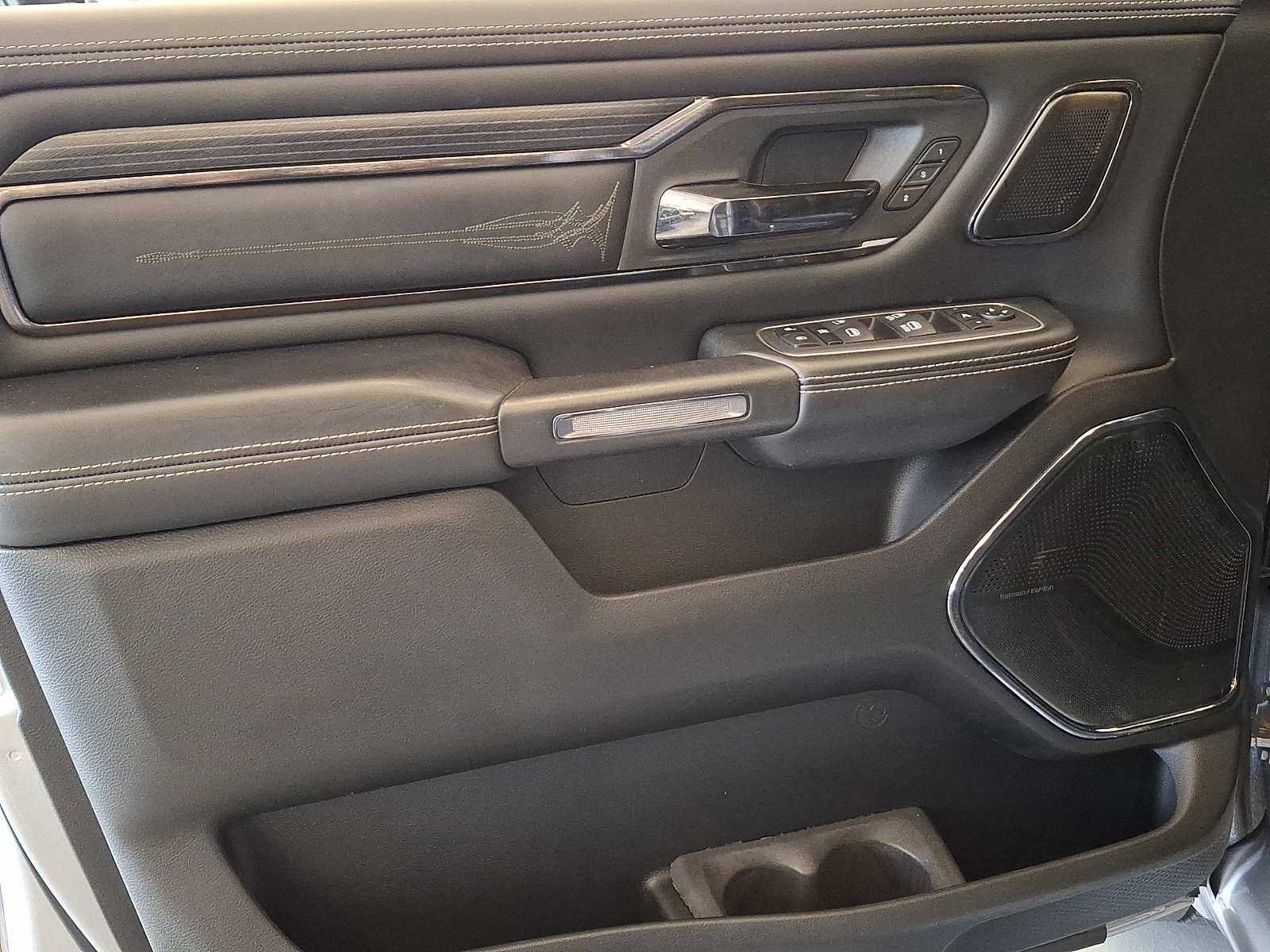 2024 RAM Ram 1500 Pickup Limited - Photo 11