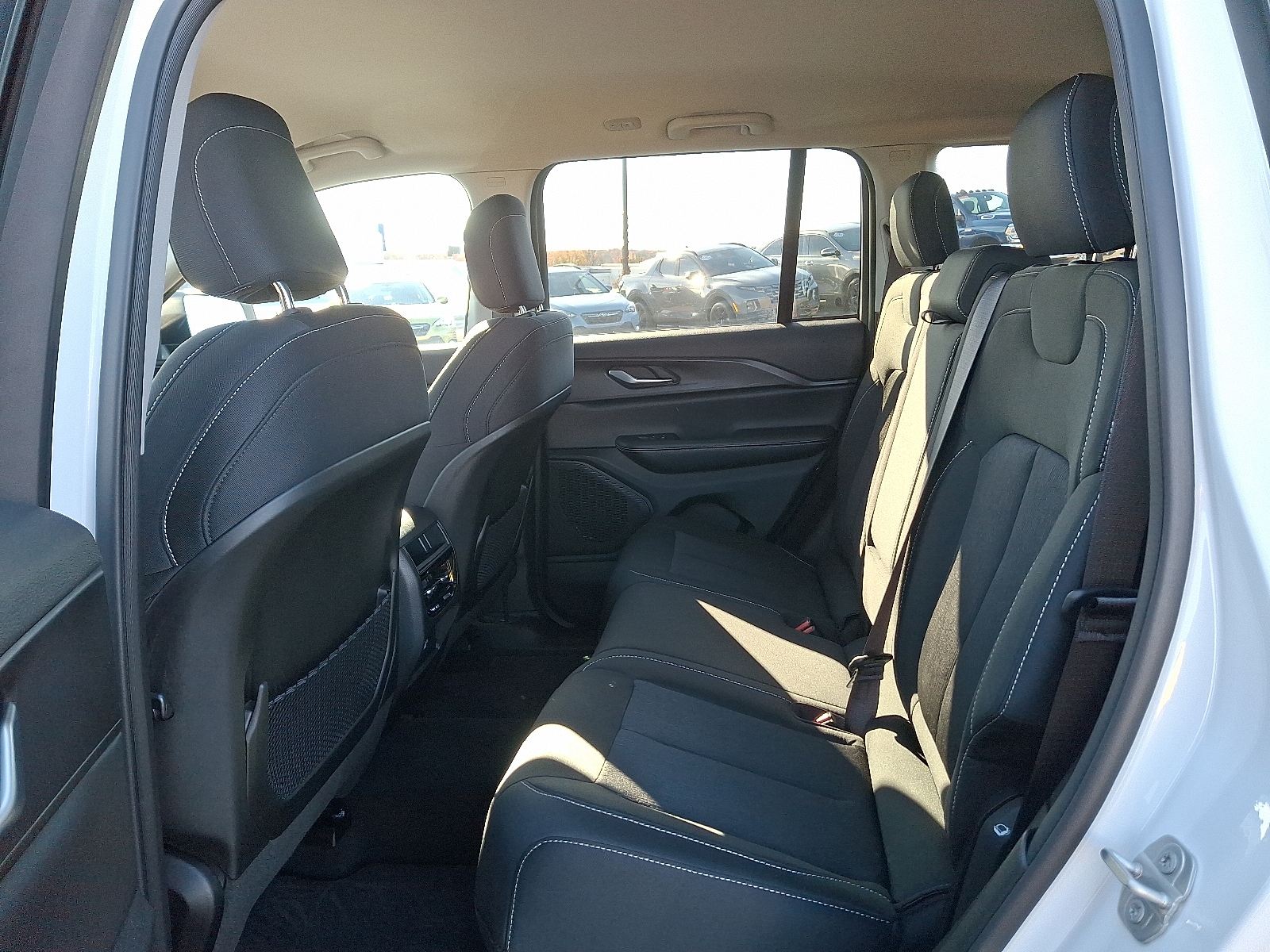 2024 Jeep Grand Cherokee Laredo - Photo 10