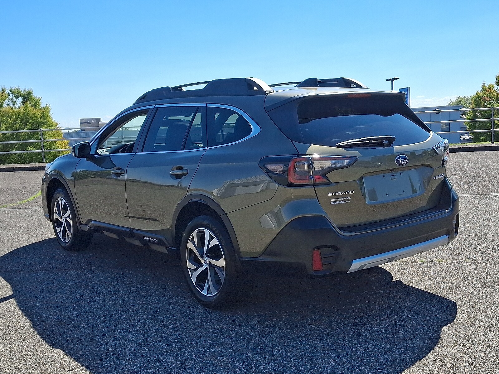 2022 Subaru Outback Limited photo 2
