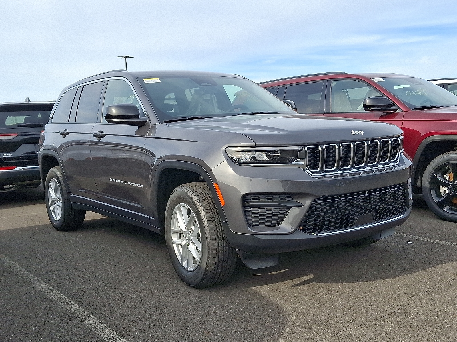 2025 Jeep Grand Cherokee Laredo's photo