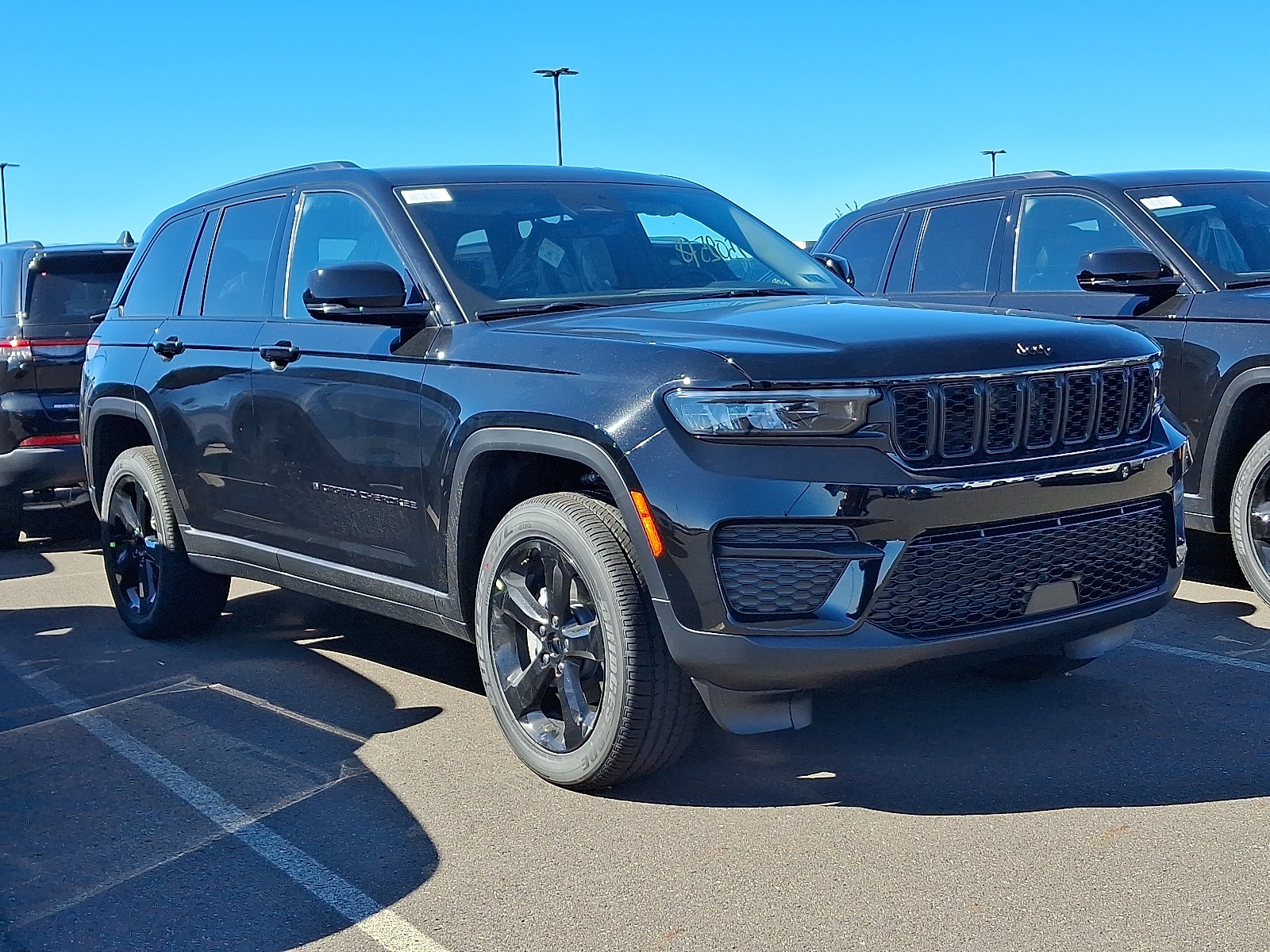 2025 Jeep Grand Cherokee Altitude's photo