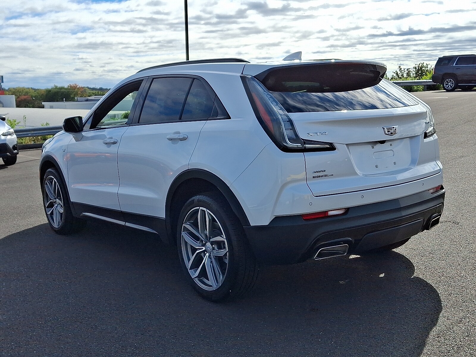 2023 Cadillac XT4 Sport photo 2