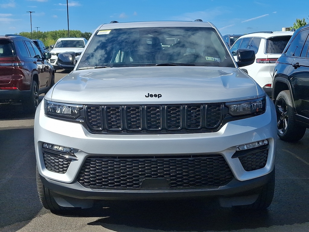 New 2025 Jeep Grand Cherokee Limited 4x4 Sport Utility