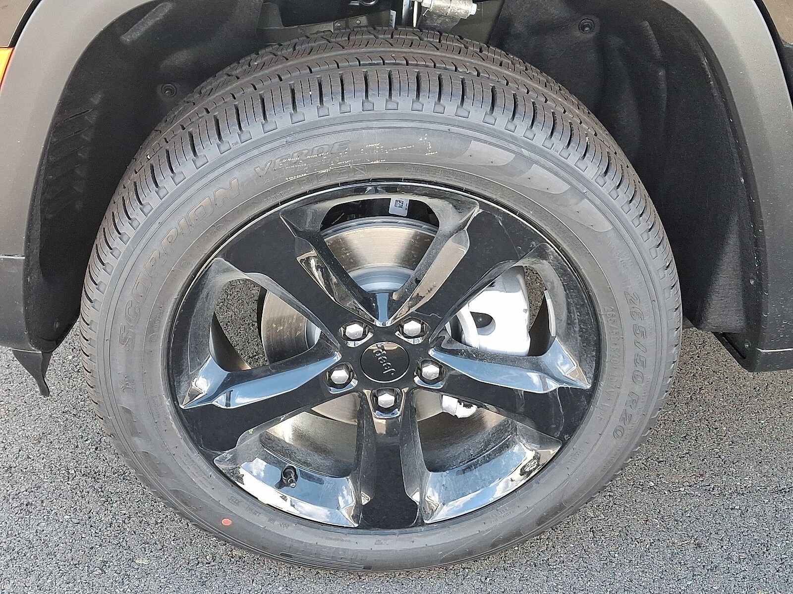 2025 Jeep Grand Cherokee Limited photo 4